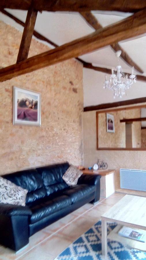 Les Coustilles Saint-Alvere Exterior photo