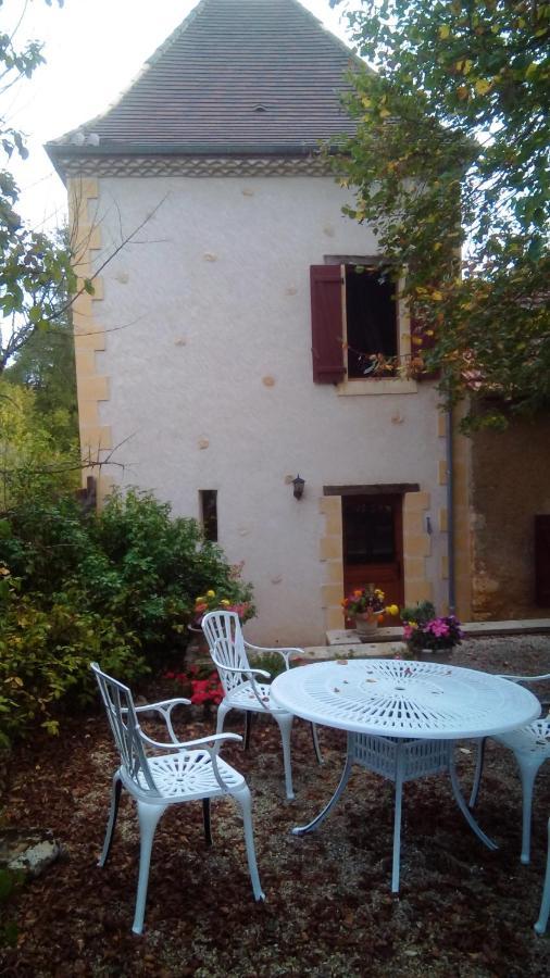 Les Coustilles Saint-Alvere Exterior photo