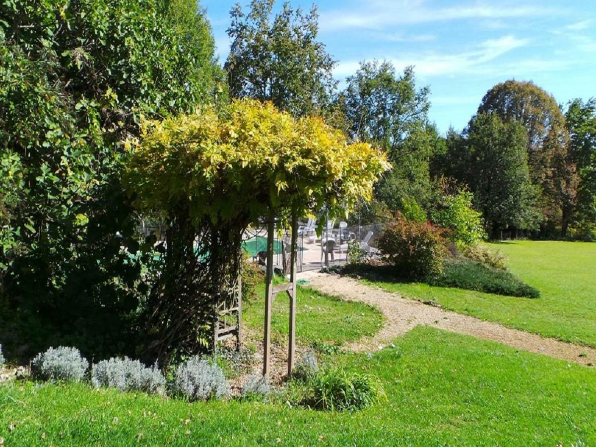 Les Coustilles Saint-Alvere Exterior photo