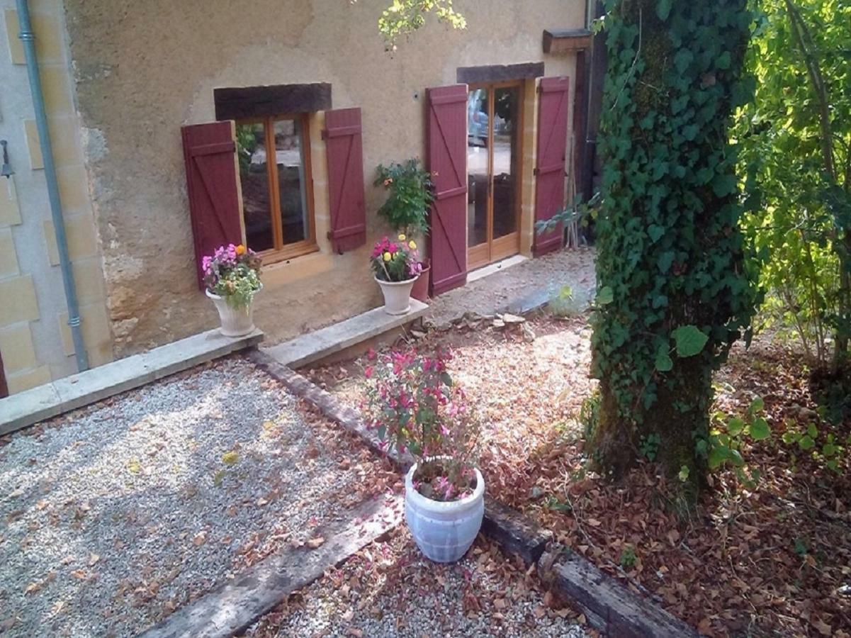 Les Coustilles Saint-Alvere Exterior photo