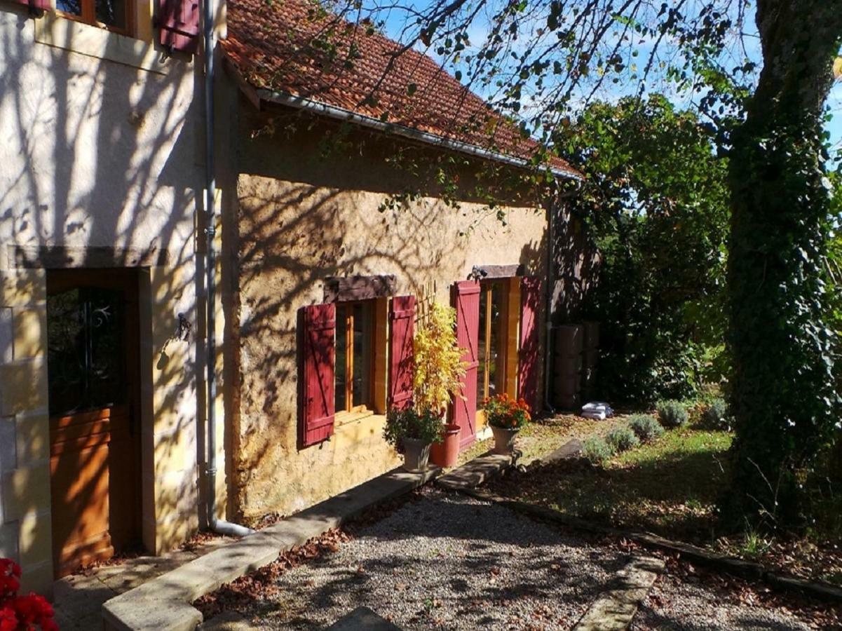 Les Coustilles Saint-Alvere Exterior photo
