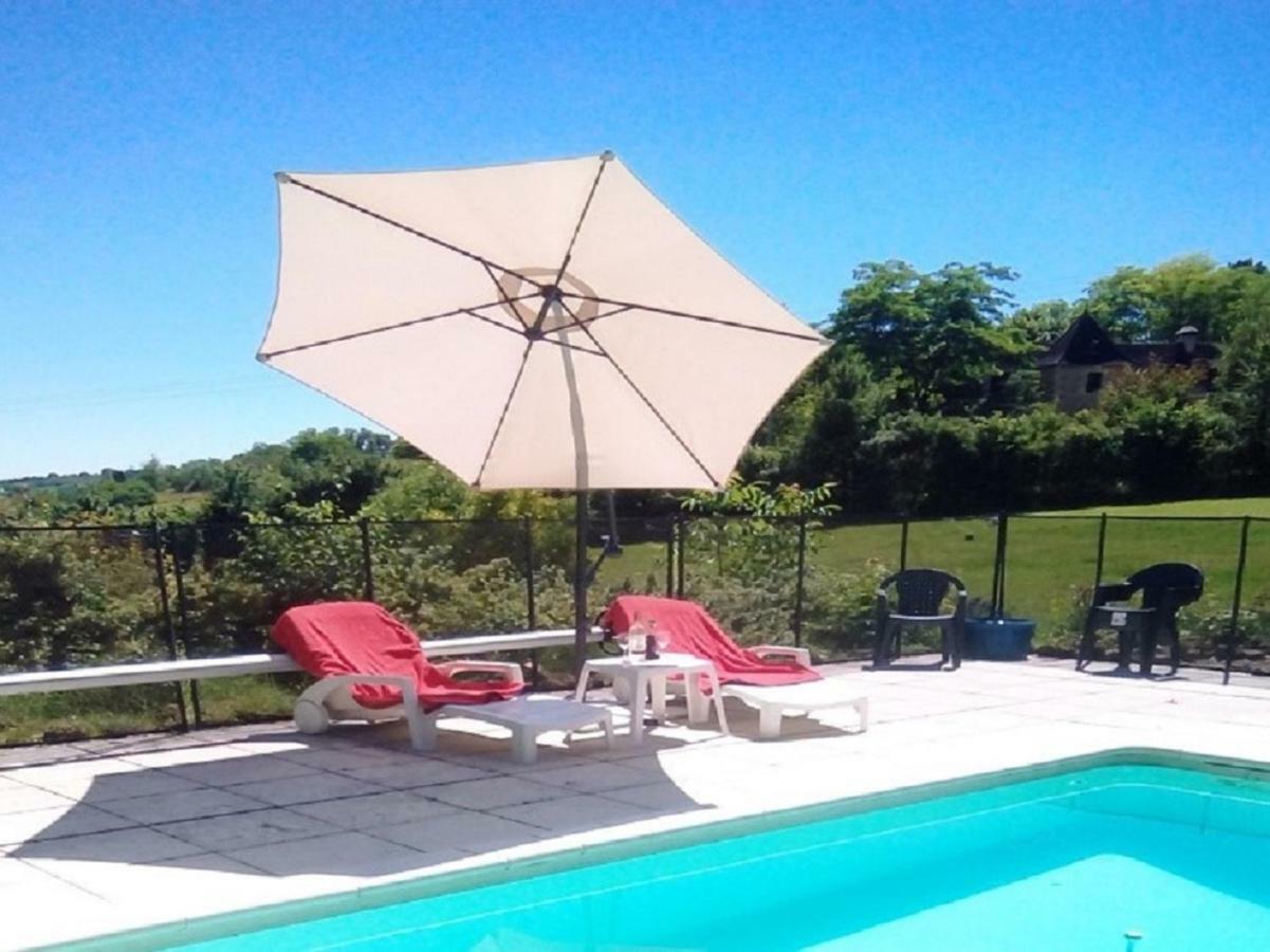 Les Coustilles Saint-Alvere Exterior photo