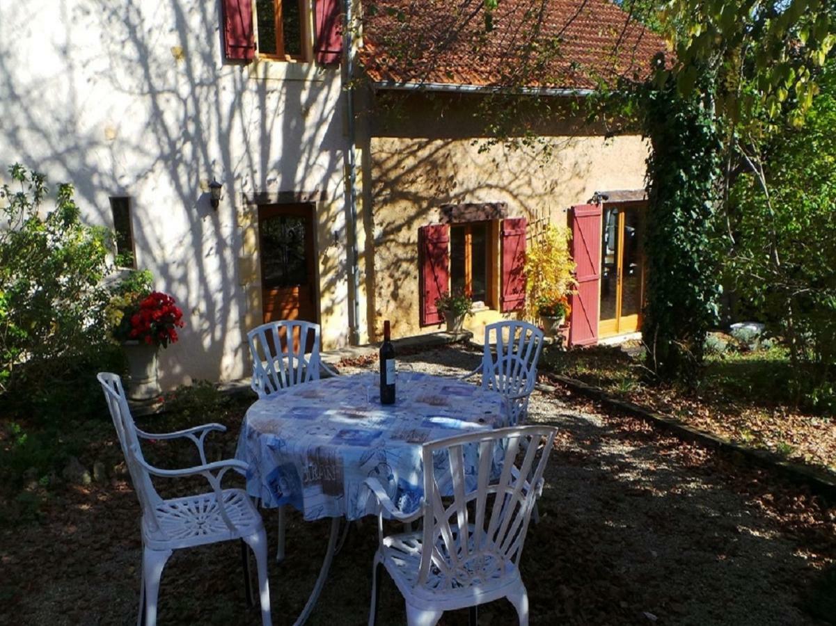 Les Coustilles Saint-Alvere Exterior photo