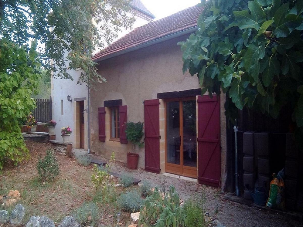 Les Coustilles Saint-Alvere Exterior photo